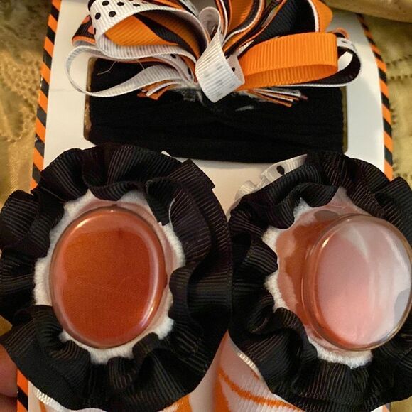 Orange, White, and Black Headwrap and Socks Set - Picture 2 of 4